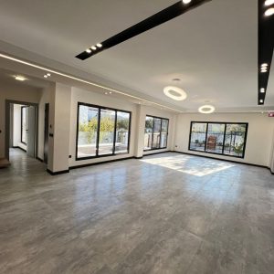 ویلای استخردار روفگاردن نما مدرن