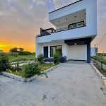 ویلای دوبلکس با دو روفگاردن در نور