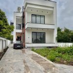 ویلای تریبلکس استخر دار در نور