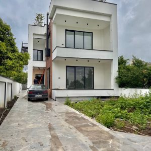ویلای تریبلکس استخر دار در نور