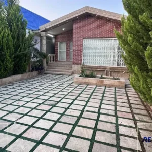 ویلای همکف روستایی بسیار شیک