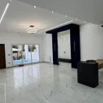 ویلای همکف نمامدرن استخردار شیک