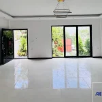 باغچه ویلا در جاده دریا
