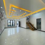 ویلای شهرکی نیم پیلوت نما سنگ