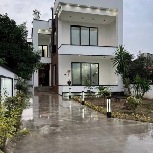ویلای جنگلی تریبلکس با استخر و روفگاردن