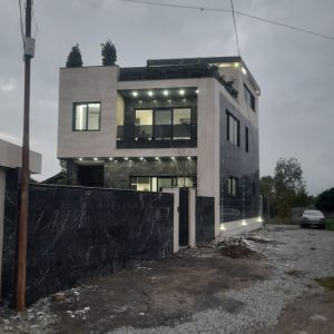 ویلا تریبلکس سنددار نزدیک جنگل