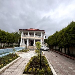 ویلا دوبلکس 700 متری استخردار