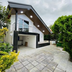 ویلای نیم پیلوت کلاسیک بسیار زیبا