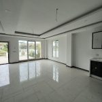 ویلای استخردار دوبلکس با روفگاردن