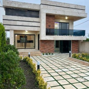 ویلای نیم پیلوت استخردار نزدیک جنگل