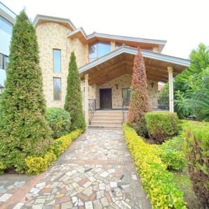 ویلای کلاسیک زیبا در ونوش