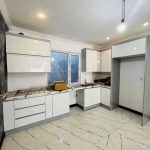 ویلای نیم پیلوت داخل بافت در کلوده