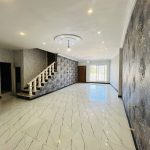 ویلای نیم پیلوت داخل بافت در کلوده