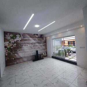 ویلای شهرکی با گیت نگهبانی