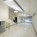 ویلای شهرکی نیم پیلوت