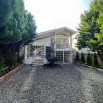 ویلای شهرکی نیم پیلوت سرسبز