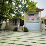 ویلای جنگلی کلاسیک نیم پیلوت