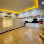 ویلای جنگلی کلاسیک نیم پیلوت