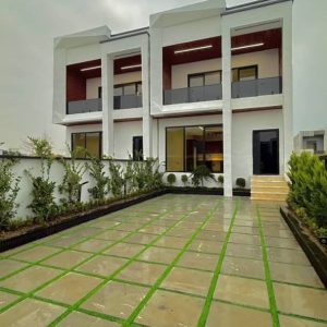 ویلای شهرکی دوبلکس زیبا